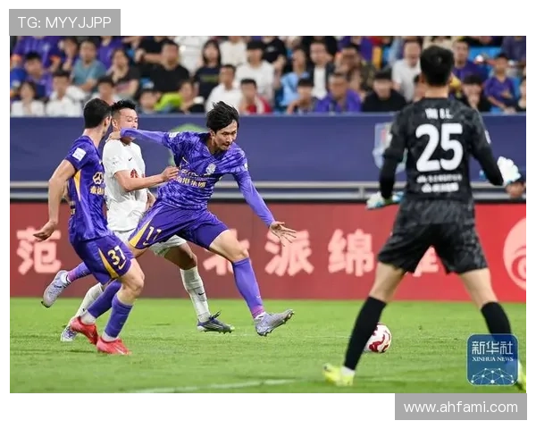 中超足球明星赛激情四溢球星汇聚展现足球魅力与团队精神