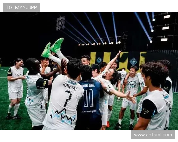 从球场到教练席足球明星转型教练的传奇故事与挑战