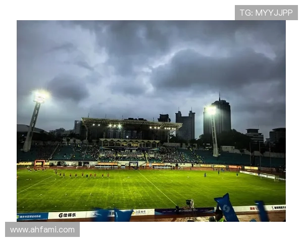 南京足球队的灵活性探讨与战术创新之路